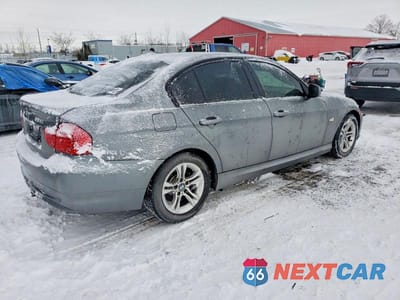 Trzecie zdjęcie samochodu z tyłu: 2010 BMW 328I XDRIVE 4DR AWD VIN:WBAPK7C51AA458227 - miniatura