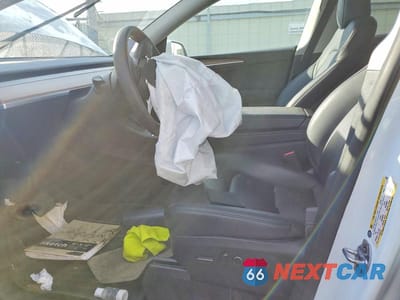 Zdjęcie 7 z 12 samochodu: 2025 TESLA MODEL Y VIN:7SAYGDEE3SF243870 - miniatura