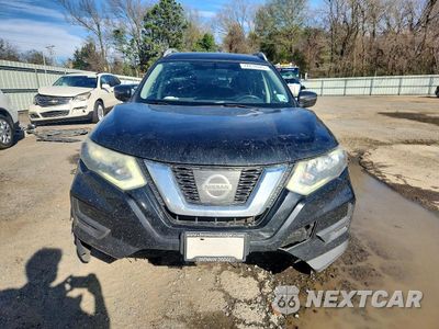 Piąte zdjęcie samochodu w środku: 2017 NISSAN ROGUE S VIN:5N1AT2MT9HC857774 - miniatura
