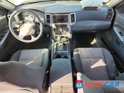 Zdjęcie 8 z 12 samochodu: 2008 JEEP GRAND CHEROKEE LAREDO VIN:1J8GR48K18C112987 - miniatura