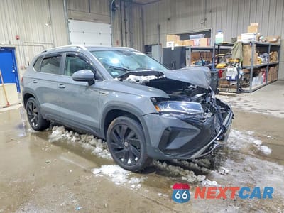 Czwarte zdjęcie samochodu z boku: 2024 VOLKSWAGEN TAOS SEL VIN:3VV4X7B2XRM079273 - miniatura