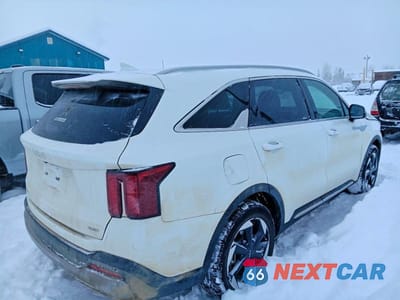 Trzecie zdjęcie samochodu z tyłu: 2025 KIA SORENTO EX VIN:KNDRJDJH8S5298982 - miniatura