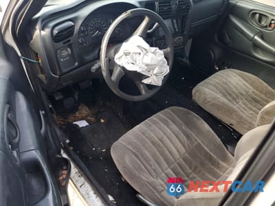 Zdjęcie 8 z 13 samochodu: 2003 CHEVROLET S TRUCK S10 VIN:1GCCS14H738231951 - miniatura