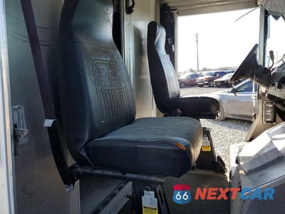 Zdjęcie 11 z 13 samochodu: 2016 FORD ECONOLINE E350 SUPER DUTY STRIPPED CHASSIS VIN:1FC3E3KS7GDC55357 - miniatura