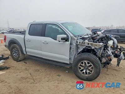 Czwarte zdjęcie samochodu z boku: 2023 FORD F150 RAPTOR VIN:1FTFW1RG6PFC76818 - miniatura