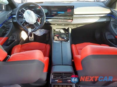 Zdjęcie 8 z 11 samochodu: 2026 BMW M5 VIN:WBS83FK06TCV35419 - miniatura