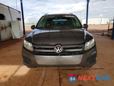 Piąte zdjęcie samochodu w środku: 2018 VOLKSWAGEN TIGUAN LIMITED VIN:WVGAV7AX2JK002019 - miniatura