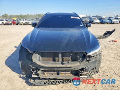 Piąte zdjęcie samochodu w środku: 2020 VOLVO XC60 T5 R-DESIGN VIN:YV4102DM2L1508074 - miniatura