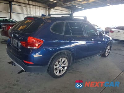 Trzecie zdjęcie samochodu z tyłu: 2013 BMW X1 XDRIVE28I VIN:WBAVL1C52DVR85143 - miniatura