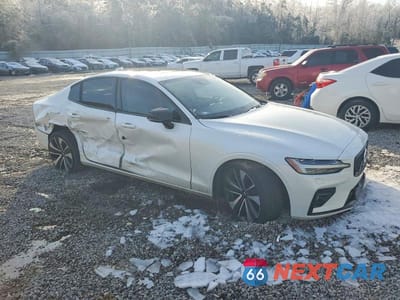 Czwarte zdjęcie samochodu z boku: 2022 VOLVO S60 B5 MOMENTUM VIN:7JRL12FZ9NG154167 - miniatura