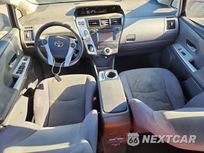 Zdjęcie 8 z 12 samochodu: 2012 TOYOTA PRIUS V VIN:JTDZN3EU1C3043030 - miniatura
