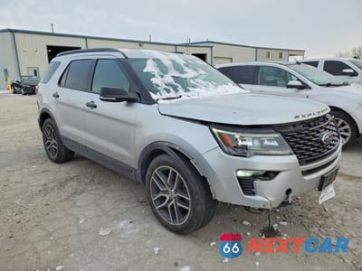 Czwarte zdjęcie samochodu z boku: 2018 FORD EXPLORER SPORT VIN:1FM5K8GT4JGB13744 - miniatura