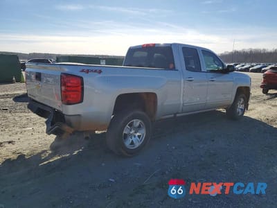 Trzecie zdjęcie samochodu z tyłu: 2018 CHEVROLET SILVERADO K1500 LT VIN:1GCVKREH0JZ362829 - miniatura