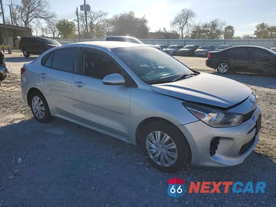 Czwarte zdjęcie samochodu z boku: 2019 KIA RIO LX VIN:3KPA24AB9KE184953 - miniatura