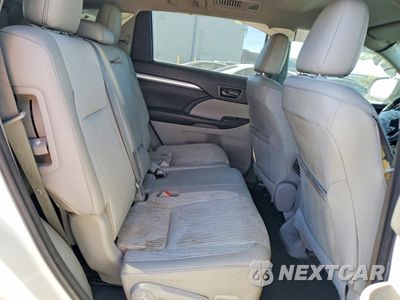 Zdjęcie 11 z 14 samochodu: 2018 TOYOTA HIGHLANDER LE VIN:5TDBZRFHXJS871082 - miniatura