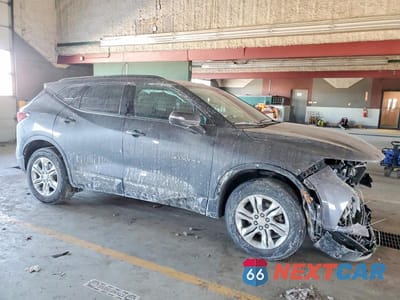 Czwarte zdjęcie samochodu z boku: 2022 CHEVROLET BLAZER 2LT VIN:3GNKBCR4XNS232333 - miniatura