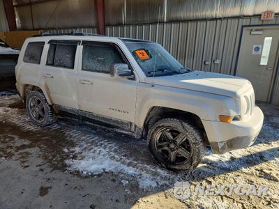 Czwarte zdjęcie samochodu z boku: 2016 JEEP PATRIOT SPORT VIN:1C4NJRBBXGD780680 - miniatura
