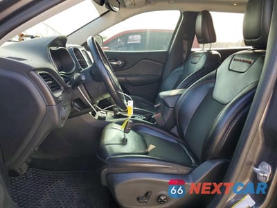 Zdjęcie 7 z 13 samochodu: 2019 JEEP CHEROKEE TRAILHAWK VIN:1C4PJMBXXKD468682 - miniatura