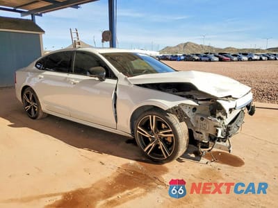 Czwarte zdjęcie samochodu z boku: 2020 VOLVO S90 T6 R-D VIN:LVYA22MTXLP175343 - miniatura