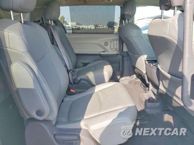 Zdjęcie 11 z 14 samochodu: 2021 TOYOTA SIENNA XLE VIN:5TDYRKEC4MS063001 - miniatura