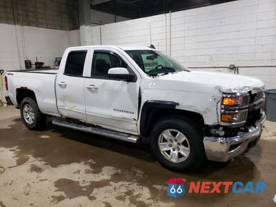 Czwarte zdjęcie samochodu z boku: 2015 CHEVROLET SILVERADO K1500 LT VIN:1GCVKREC1FZ356534 - miniatura