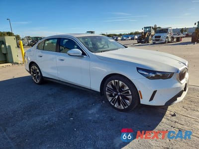 Czwarte zdjęcie samochodu z boku: 2025 BMW 530 XI VIN:WBA53FJ0XSCT29723 - miniatura