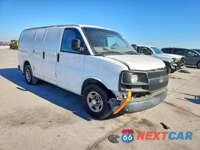Czwarte zdjęcie samochodu z boku: 2003 CHEVROLET EXPRESS G1500 VIN:1GCFG15X131226726 - miniatura