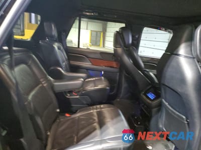 Zdjęcie 11 z 14 samochodu: 2023 LINCOLN NAVIGATOR RESERVE VIN:5LMJJ2LGXPEL13911 - miniatura
