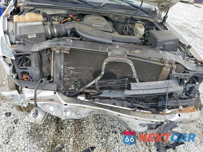 Zdjęcie 12 z 13 samochodu: 2005 GMC YUKON VIN:1GKEC13T35J133883 - miniatura