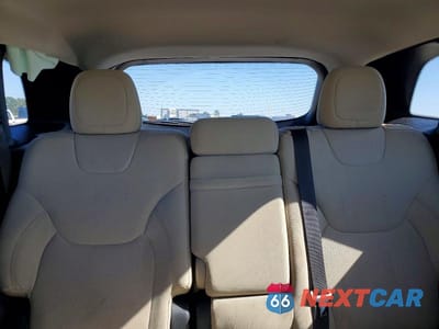 Zdjęcie 10 z 13 samochodu: 2017 JEEP CHEROKEE VIN:1C4PJLCB0HW526650 - miniatura