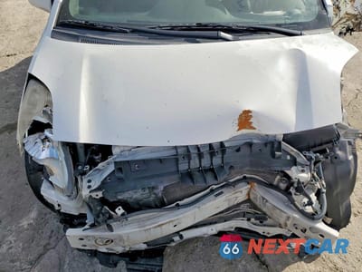 Zdjęcie 11 z 12 samochodu: 2010 TOYOTA YARIS VIN:JTDJT4K39A5316298 - miniatura