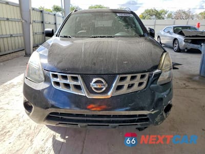 Piąte zdjęcie samochodu w środku: 2014 NISSAN ROGUE SELECT S VIN:JN8AS5MT2EW618087 - miniatura