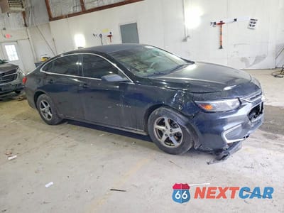 Czwarte zdjęcie samochodu z boku: 2017 CHEVROLET MALIBU LS VIN:1G1ZB5ST7HF103939 - miniatura