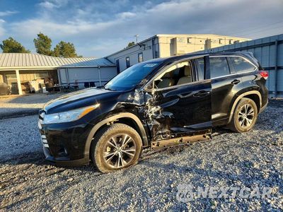 2018 TOYOTA HIGHLANDER LE 5TDZZRFHXJS258328 - główne zdjęcie licytacji z USA - miniatura