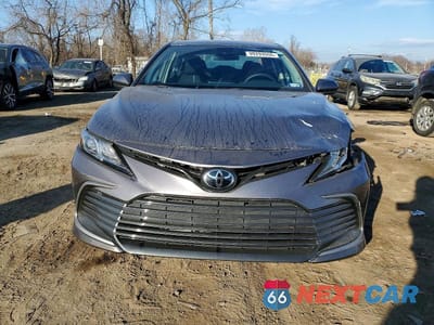 Piąte zdjęcie samochodu w środku: 2024 TOYOTA CAMRY LE VIN:4T1C11AKXRU229612 - miniatura