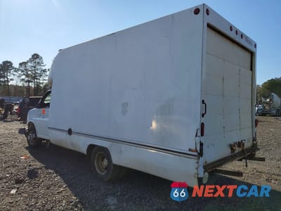 Drugie zdjęcie samochodu z przodu: 2004 CHEVROLET EXPRESS DELIVERY TRUCK VIN:1GBJG31U641141033 - miniatura