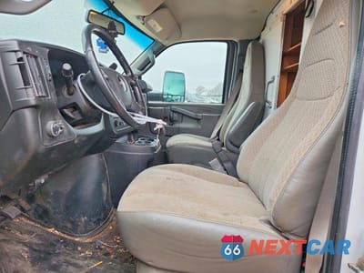 Zdjęcie 7 z 14 samochodu: 2021 CHEVROLET EXPRESS G3500 BOX TRUCK VIN:1GB3GSC79M1200005 - miniatura