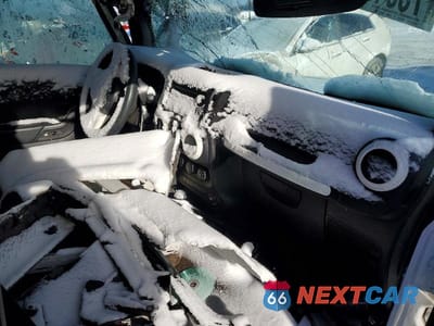 Zdjęcie 8 z 13 samochodu: 2015 JEEP WRANGLER UNLIMITED SAHARA VIN:1C4BJWEG3FL653217 - miniatura