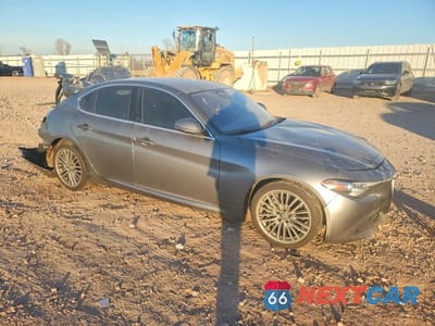 Czwarte zdjęcie samochodu z boku: 2018 ALFA ROMEO GIULIA TI VIN:ZARFAECN4J7565376 - miniatura