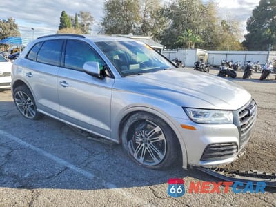 Czwarte zdjęcie samochodu z boku: 2019 AUDI SQ5 PRESTIGE VIN:WA1C4AFYXK2000903 - miniatura