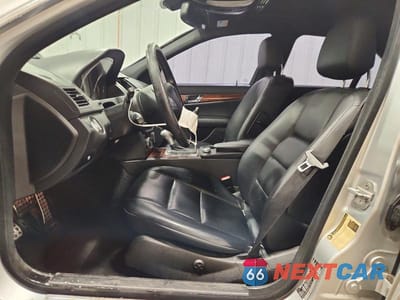 Zdjęcie 7 z 12 samochodu: 2011 MERCEDES-BENZ C 300 4MATIC VIN:WDDGF8BB5BR135392 - miniatura