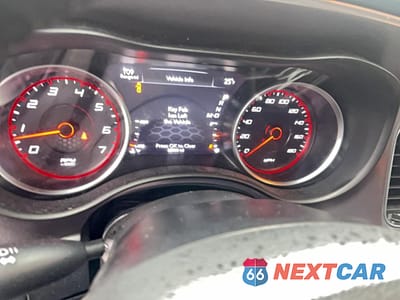 Zdjęcie 8 z 10 samochodu: 2019 DODGE CHARGER SCAT PACK VIN:2C3CDXGJ1KH662732 - miniatura