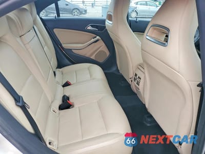 Zdjęcie 10 z 12 samochodu: 2018 MERCEDES-BENZ CLA 250 VIN:WDDSJ4EB0JN570193 - miniatura