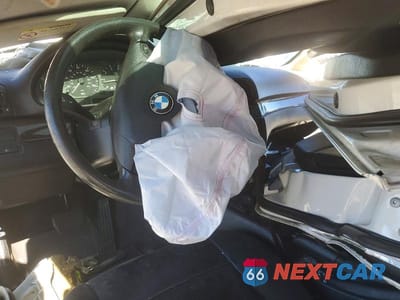 Zdjęcie 8 z 11 samochodu: 2004 BMW 325 I VIN:WBAEV33494KR29165 - miniatura