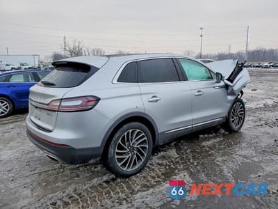 Trzecie zdjęcie samochodu z tyłu: 2019 LINCOLN NAUTILUS RESERVE VIN:2LMPJ8L93KBL46016 - miniatura