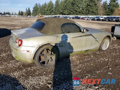 Trzecie zdjęcie samochodu z tyłu: 2005 BMW Z4 2.5 VIN:4USBT33595LR71295 - miniatura