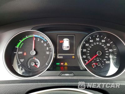 Zdjęcie 9 z 12 samochodu: 2016 VOLKSWAGEN E-GOLF SE VIN:WVWKP7AU1GW900816 - miniatura
