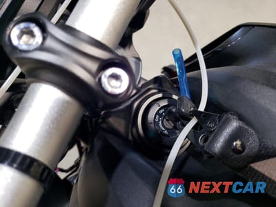 Zdjęcie 8 z 9 samochodu: 2023 YAMAHA MT09 VIN:JYARN71EXPA003869 - miniatura