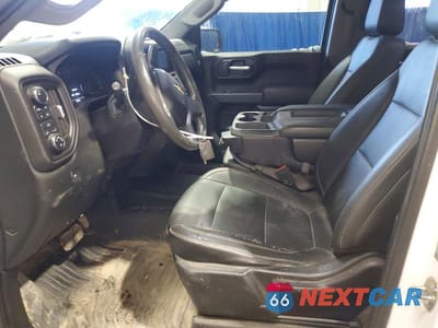 Zdjęcie 7 z 11 samochodu: 2019 CHEVROLET SILVERADO K1500 VIN:1GCUYAEF4KZ311863 - miniatura