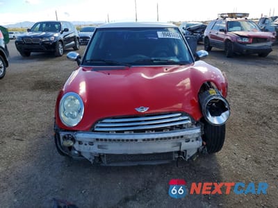 Piąte zdjęcie samochodu w środku: 2005 MINI COOPER VIN:WMWRC33445TJ64692 - miniatura